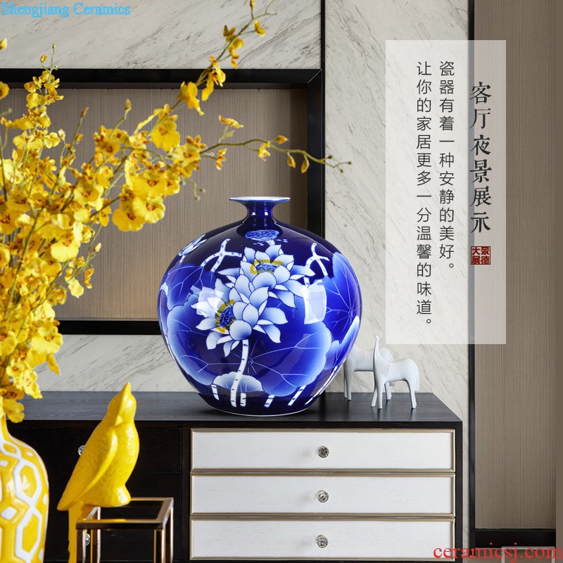 Jingdezhen blue and white porcelain ceramic vase large shan bottle home furnishing articles sitting room put dry flower lucky bamboo porcelain arts and crafts