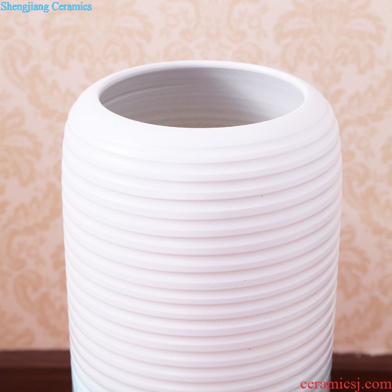 Contemporary and contracted household act the role ofing is tasted Black and white vase Jingdezhen ceramic furnishing articles A new soft outfit decoration furnishing articles