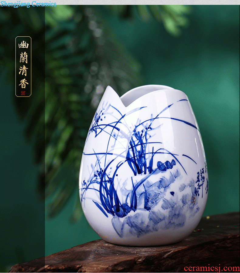 Jingdezhen ceramic vase furnishing articles imitation kiln crack decoration of Chinese style flower arrangement craft rich ancient frame wine sitting room