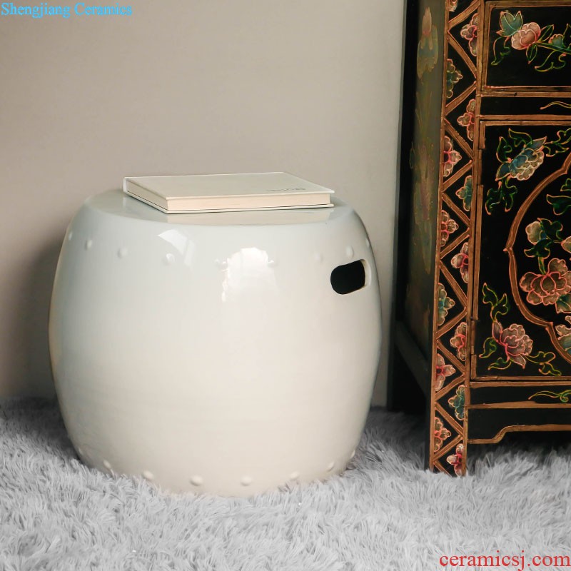 Blue and white porcelain of jingdezhen ceramics hand-painted ice mei pot Chinese ceramic storage tank furnishing and furnishing articles