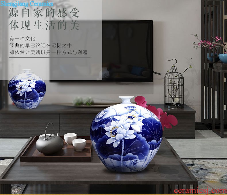 Jingdezhen ceramics vase furnishing articles and modern Chinese style household sitting room adornment archaize porcelain arts and crafts