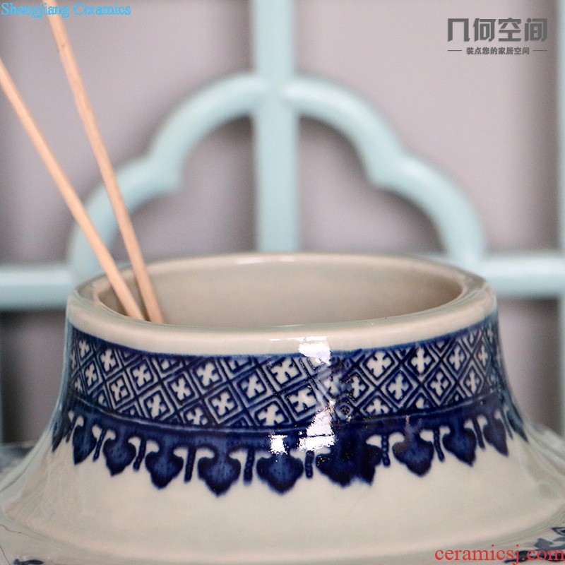 European classical circle of blue and white porcelain jar New Chinese style TV cabinet table home flower arranging soft adornment ceramics furnishing articles