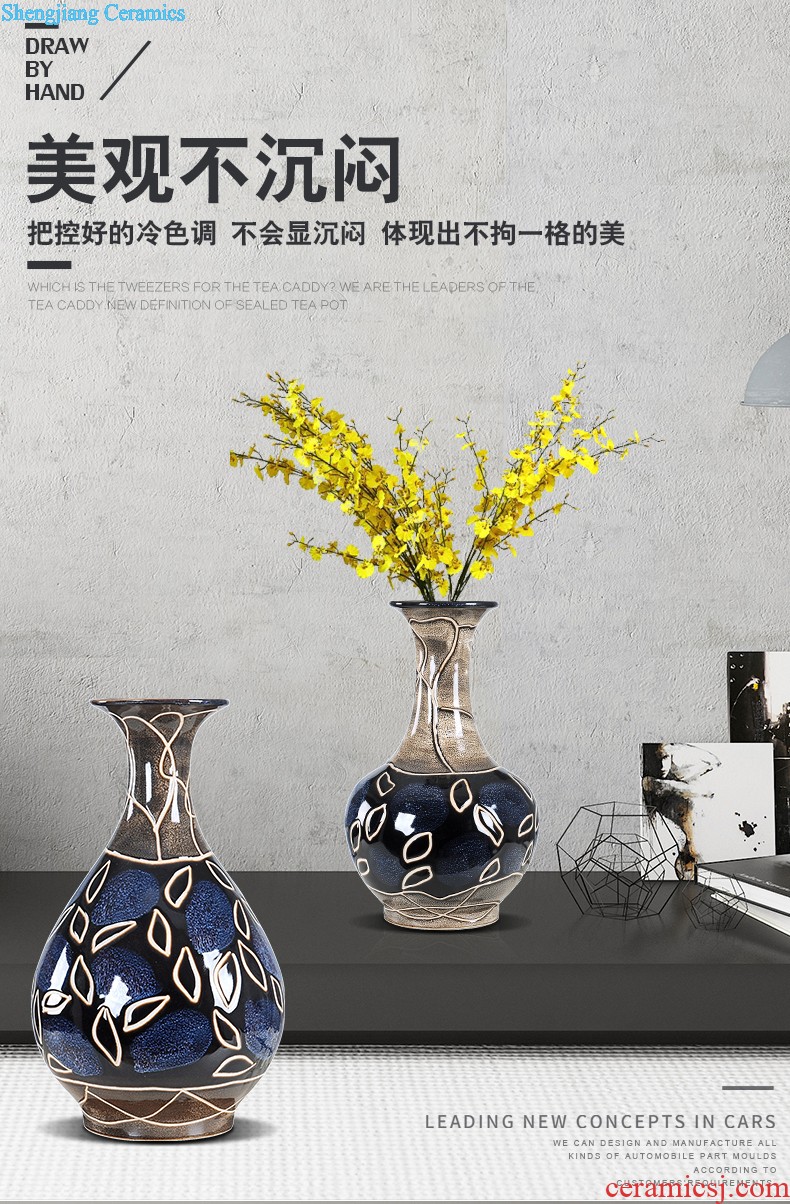 Small white ceramic vase furnishing articles home sitting room adornment porcelain handicraft creative wine porch decoration of Chinese style