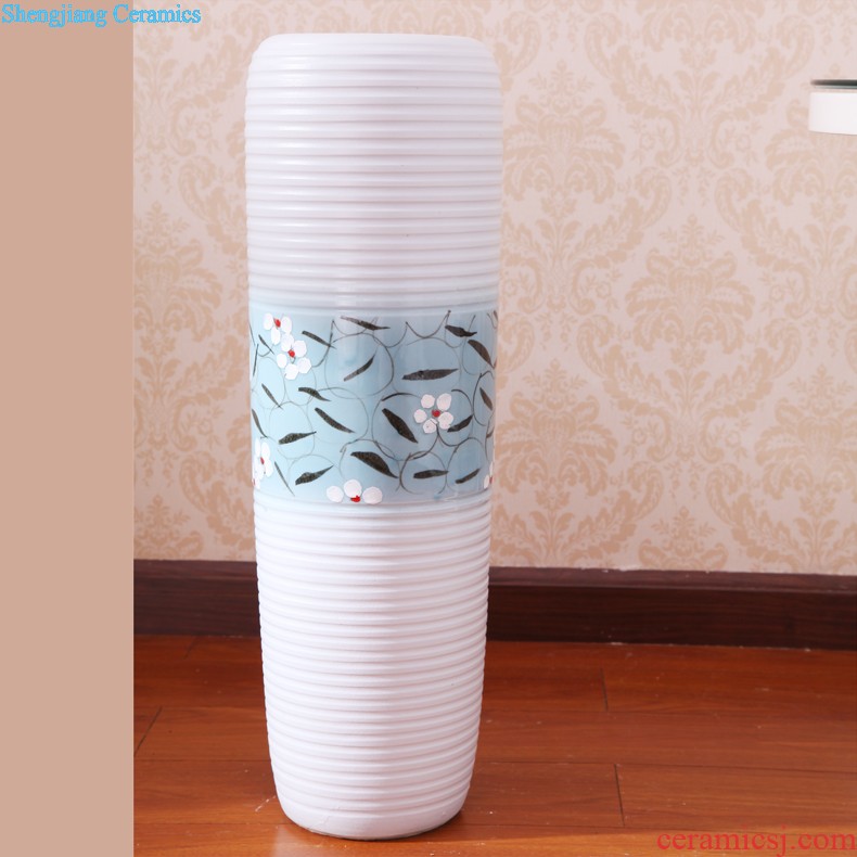 Contemporary and contracted household act the role ofing is tasted Black and white vase Jingdezhen ceramic furnishing articles A new soft outfit decoration furnishing articles