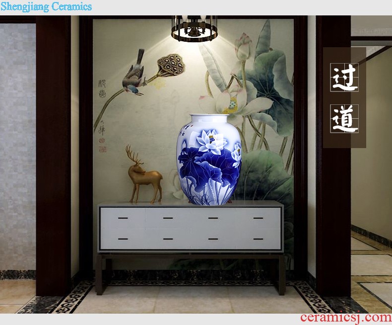 Hand-painted mini flower vase of blue and white porcelain of jingdezhen ceramics home rich ancient frame furnishing articles classic Chinese style living room