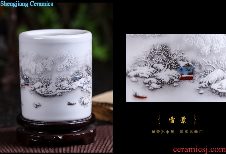 Jingdezhen ceramics New Year red pig baby small ornament household act the role ofing is tasted the Chinese zodiac features of creative decoration