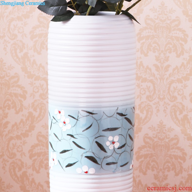 Contemporary and contracted household act the role ofing is tasted Black and white vase Jingdezhen ceramic furnishing articles A new soft outfit decoration furnishing articles