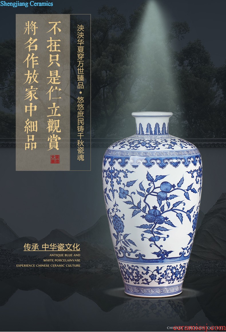 Master of Chinese style restoring ancient ways hand-painted vases, flower arranging furnishing articles of jingdezhen ceramics room sitting room wine home decoration