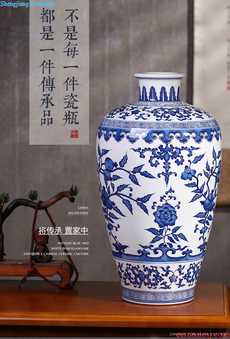 Master of Chinese style restoring ancient ways hand-painted vases, flower arranging furnishing articles of jingdezhen ceramics room sitting room wine home decoration