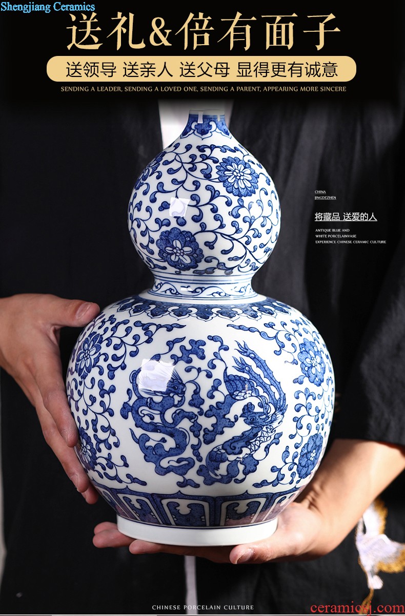 A large box of jingdezhen ceramic tea caddy hand-painted storage POTS of blue and white porcelain POTS sealed storage POTS