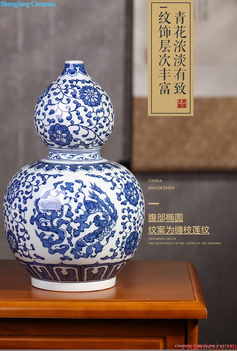 A large box of jingdezhen ceramic tea caddy hand-painted storage POTS of blue and white porcelain POTS sealed storage POTS