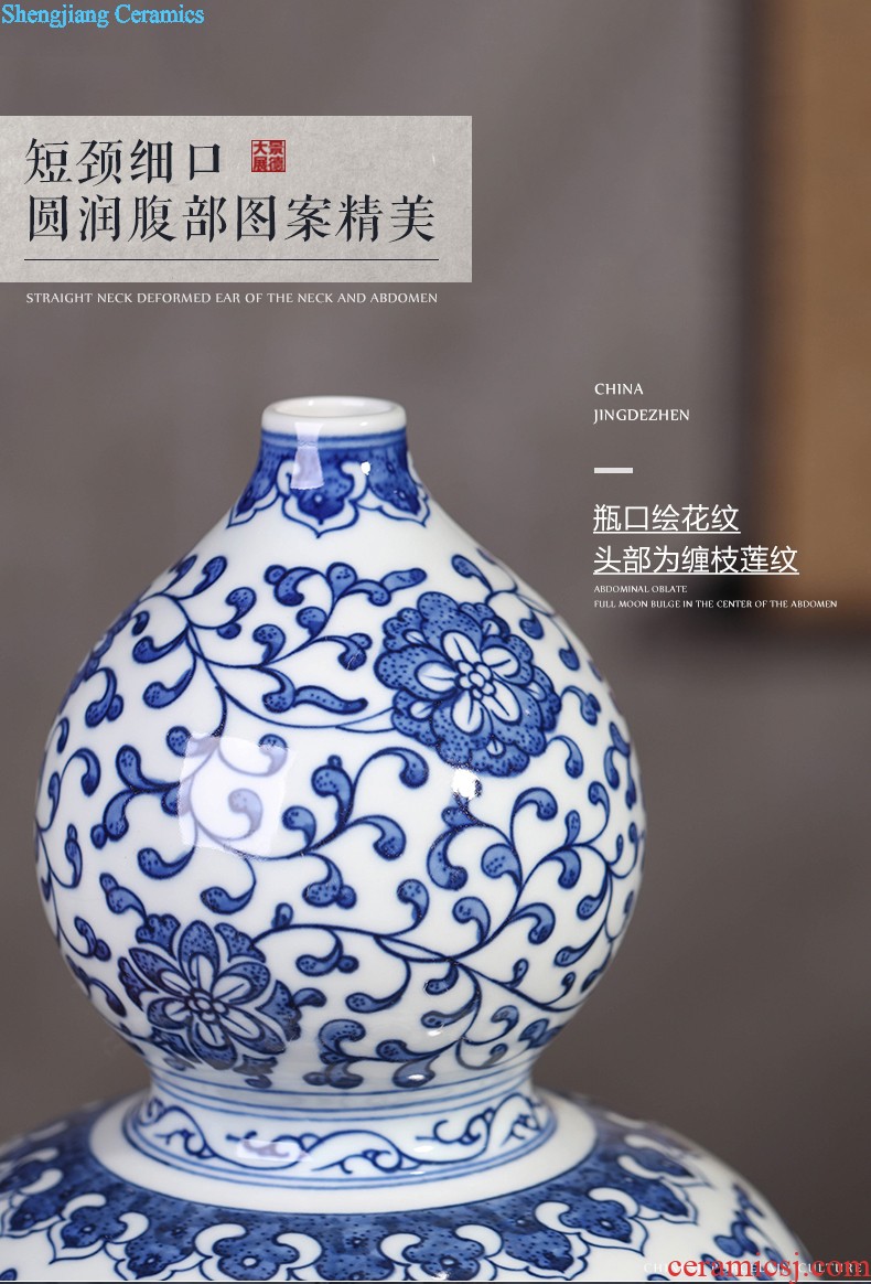 A large box of jingdezhen ceramic tea caddy hand-painted storage POTS of blue and white porcelain POTS sealed storage POTS