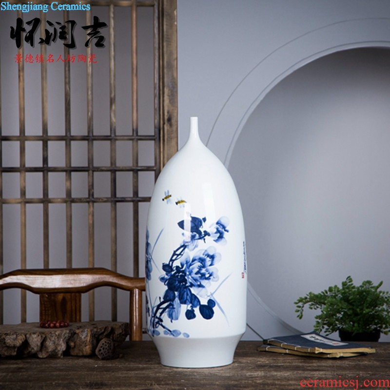 Huai embellish auspicious ceramics master of landscape painting and calligraphy jingdezhen porcelain hand-painted contracted and contemporary calligraphy and painting the ground vase vase