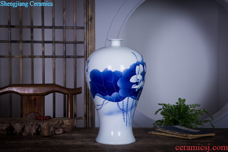 Jingdezhen ceramics vase furnishing articles flower arranging new sitting room of Chinese style household wine antique porcelain decoration process