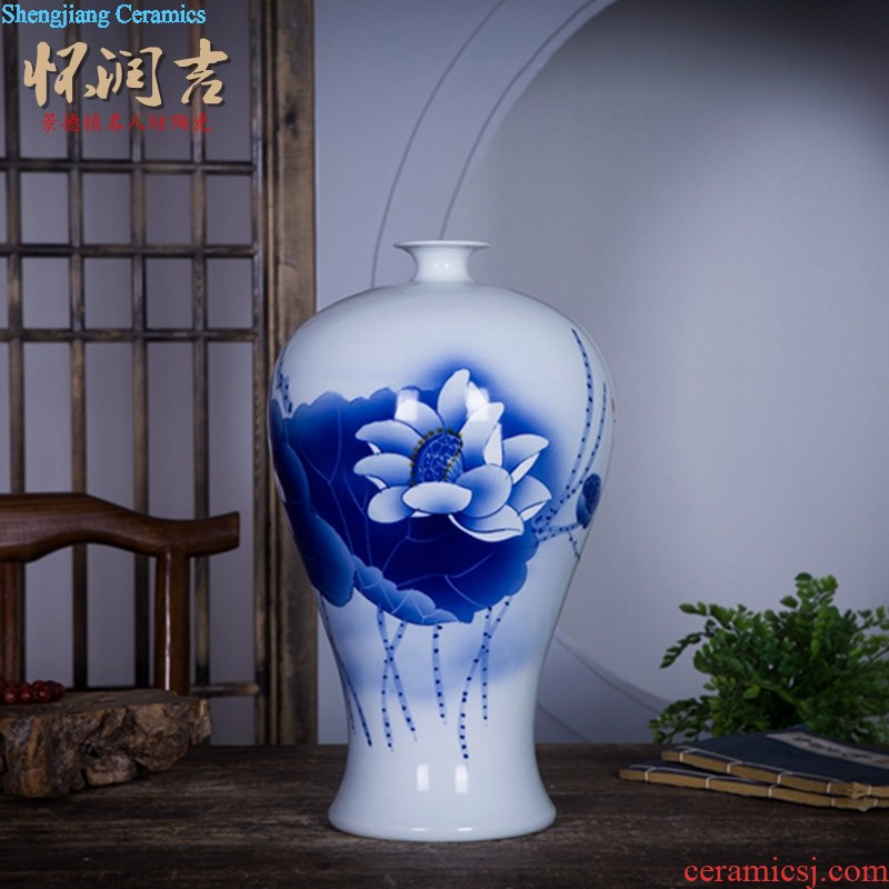 Jingdezhen ceramics vase furnishing articles flower arranging new sitting room of Chinese style household wine antique porcelain decoration process