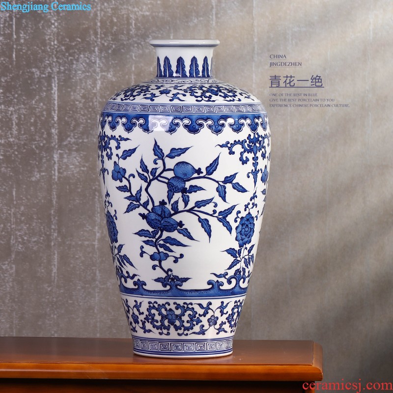 Master of Chinese style restoring ancient ways hand-painted vases, flower arranging furnishing articles of jingdezhen ceramics room sitting room wine home decoration