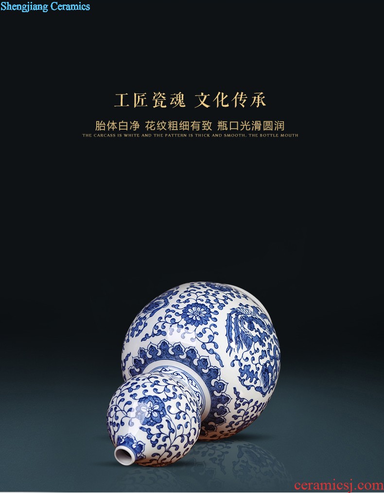 A large box of jingdezhen ceramic tea caddy hand-painted storage POTS of blue and white porcelain POTS sealed storage POTS