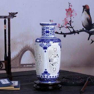 Jingdezhen ceramics creative hand-painted cheongsam blue and white porcelain vases, small wine sitting room adornment handicraft furnishing articles