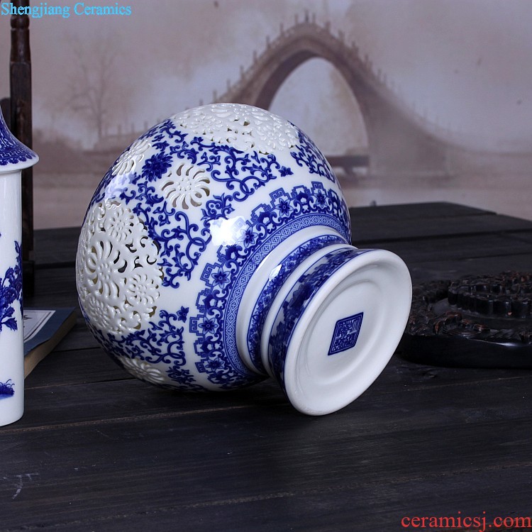 Jingdezhen ceramics creative hand-painted cheongsam blue and white porcelain vases, small wine sitting room adornment handicraft furnishing articles