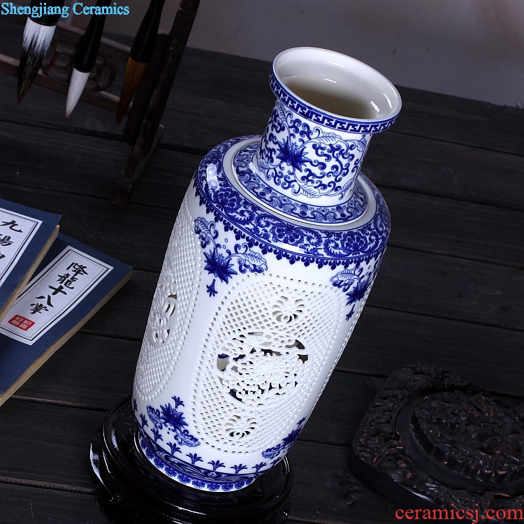 Jingdezhen ceramics creative hand-painted cheongsam blue and white porcelain vases, small wine sitting room adornment handicraft furnishing articles