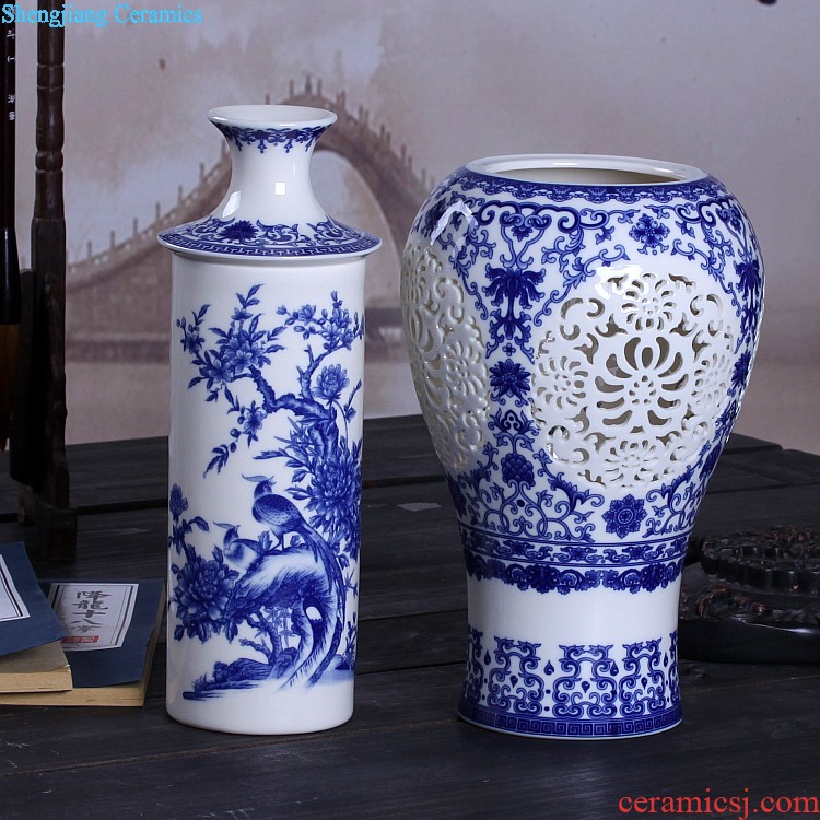 Jingdezhen ceramics creative hand-painted cheongsam blue and white porcelain vases, small wine sitting room adornment handicraft furnishing articles