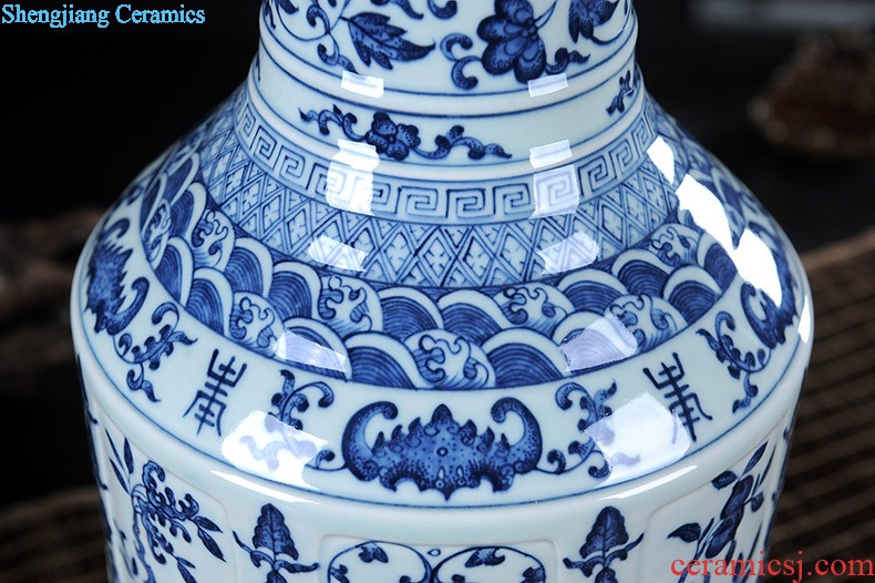 Thin jingdezhen ceramic vase decorated the living room New Chinese style living room furnishing articles hand-painted hotel TV ark decoration