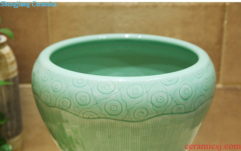 M beauty on the ceramic basin basin basin basin is the basin that wash a face the sink Alice's jungle