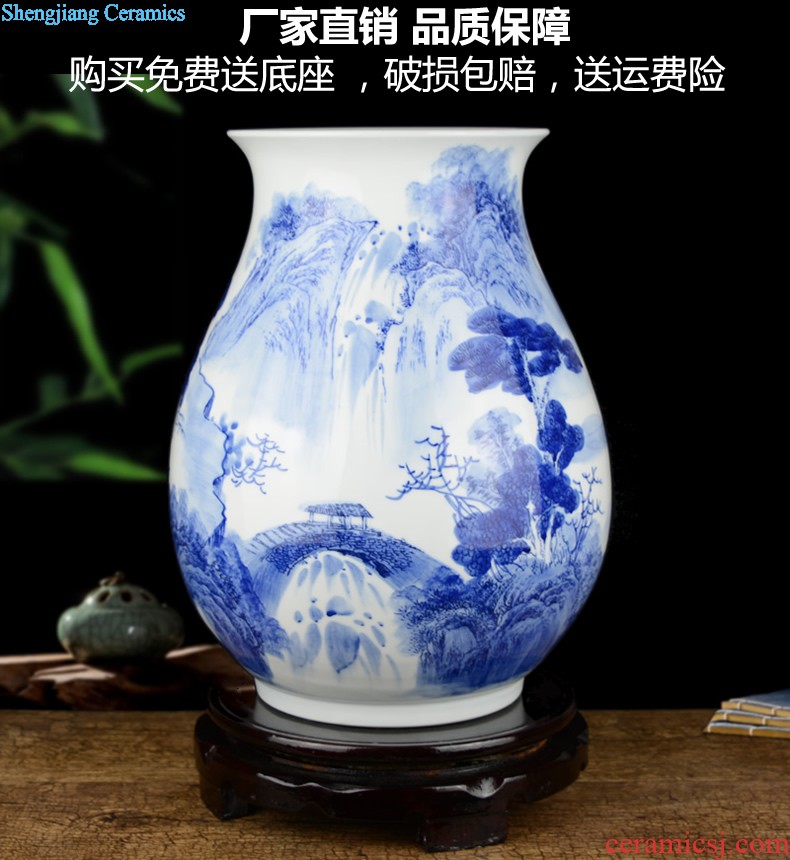 Jingdezhen ceramic general pot of modern American golden vase flower arrangement sitting room luxury household soft adornment is placed