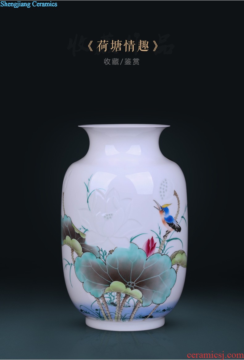 Jingdezhen ceramic classical large blue and white porcelain vase household living room flower arrangement of Chinese style restoring ancient ways is rich ancient frame furnishing articles