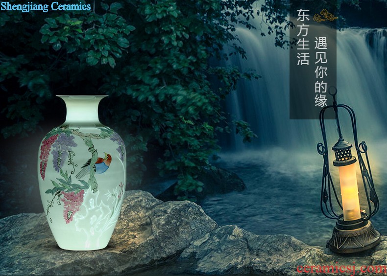 Famous hand-painted jingdezhen ceramic vase furnishing articles landscape painting house sitting room adornment large-sized restoring ancient ways is China