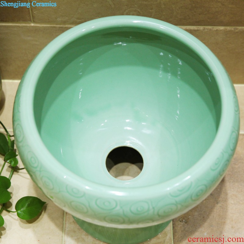 M beauty on the ceramic basin basin basin basin is the basin that wash a face the sink Alice's jungle