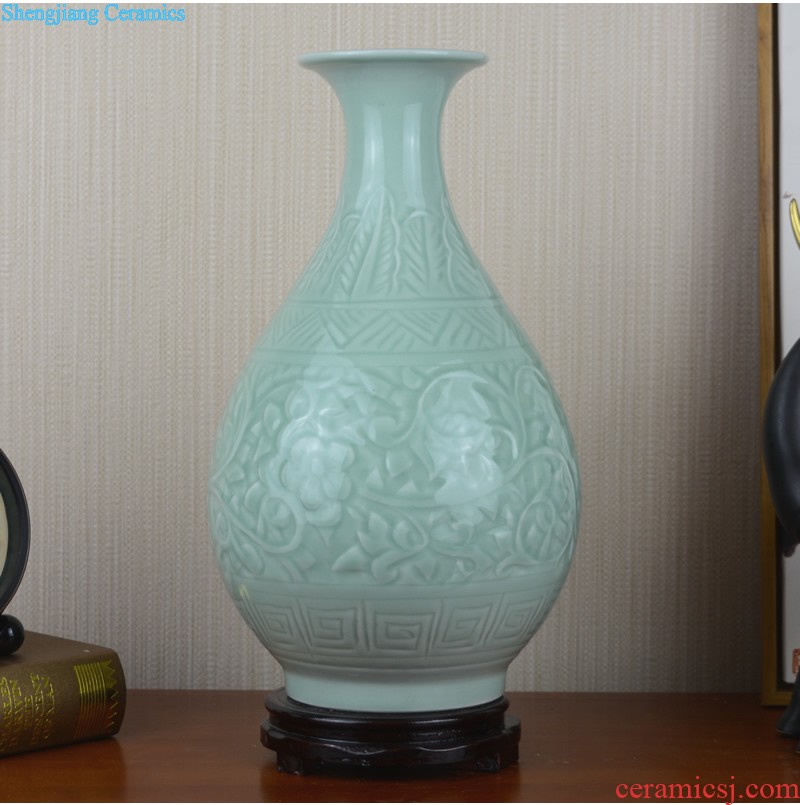 Jingdezhen ceramic hand-carved celadon vase Chinese style restoring ancient ways the sitting room is a strange flower, adornment is placed