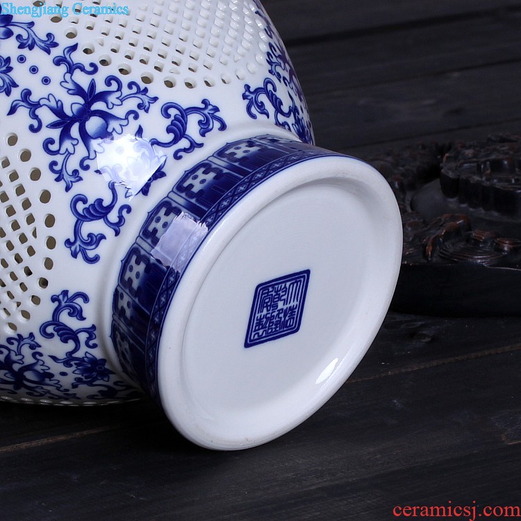 Jingdezhen ceramics creative hand-painted cheongsam blue and white porcelain vases, small wine sitting room adornment handicraft furnishing articles