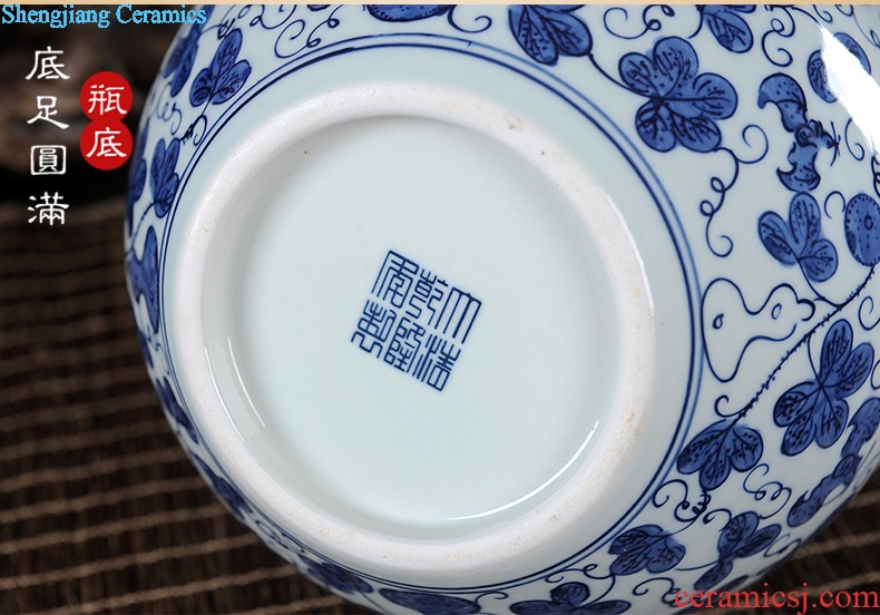 Classical Chinese blue and white porcelain of jingdezhen ceramics hand-painted handicrafts gourd vases, office decorations restoring ancient ways