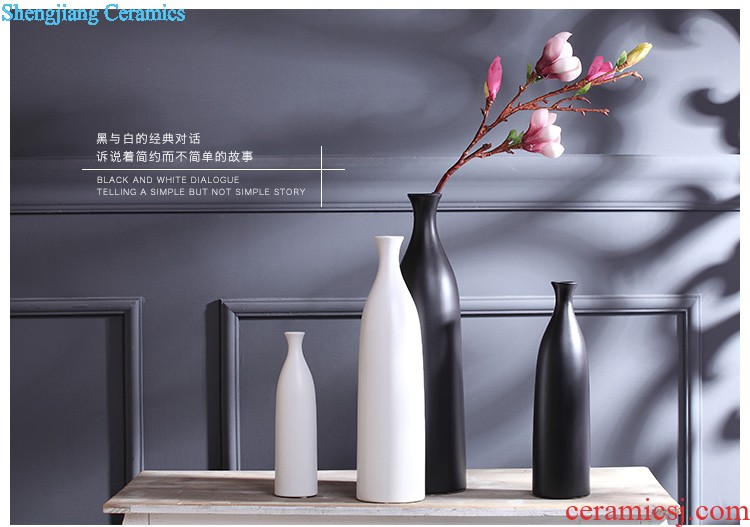 Jingdezhen ceramics Antique piece of blue and white porcelain vase China's wind household flower arrangement sitting room adornment is placed