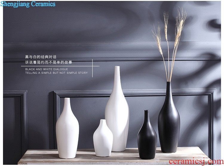 Jingdezhen ceramics Antique piece of blue and white porcelain vase China's wind household flower arrangement sitting room adornment is placed