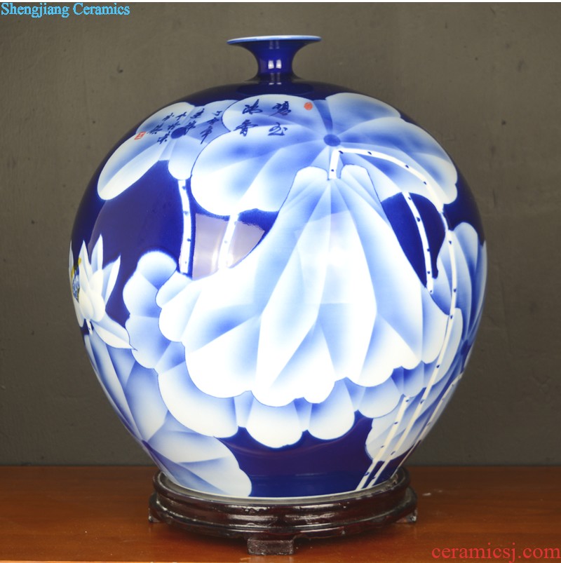 Jingdezhen ceramics Hand painted blue and white porcelain vase Antique Chinese style living room rich ancient frame home decoration furnishing articles