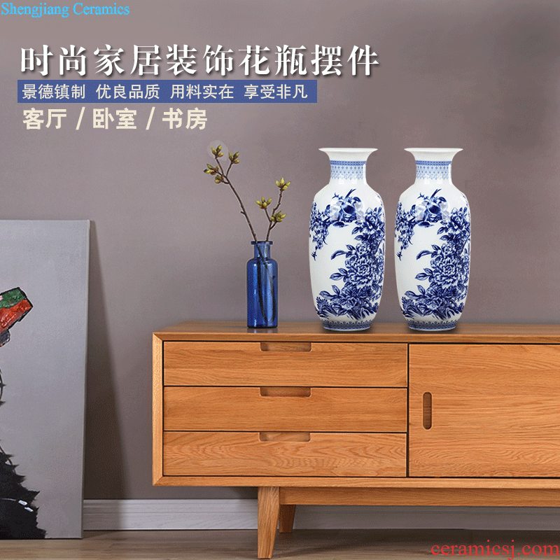 Hand-painted mini flower vase of blue and white porcelain of jingdezhen ceramics home rich ancient frame furnishing articles classic Chinese style living room