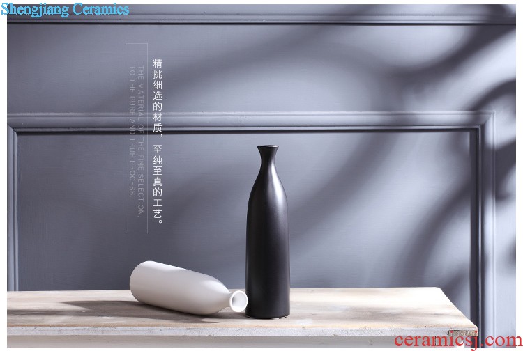 Jingdezhen ceramics Antique piece of blue and white porcelain vase China's wind household flower arrangement sitting room adornment is placed