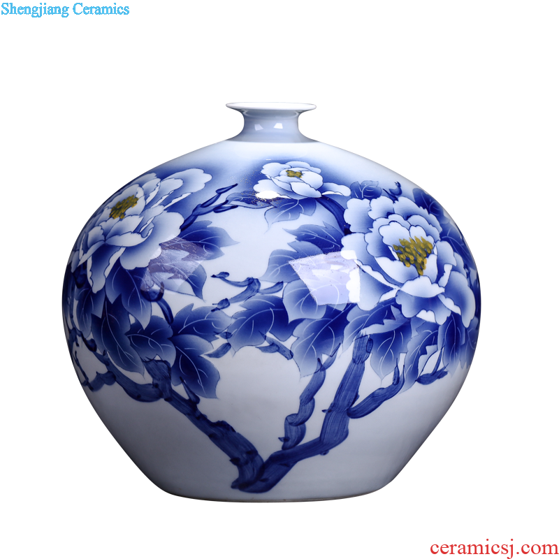 Blue and white porcelain vase, furnishing articles of jingdezhen ceramics by hand Classical Chinese style restoring ancient ways the gourd bottle