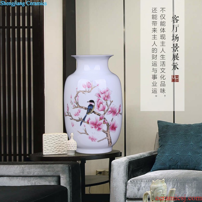 Creative hand painted blue and white porcelain vase furnishing articles mesa of Chinese style restoring ancient ways is the sitting room decoration home decoration ceramics handicraft