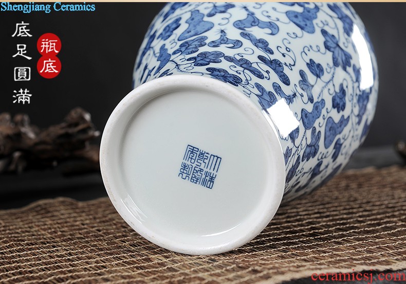 Jingdezhen ceramics furnishing articles furnishing articles Chinese blue and white porcelain vase decoration style of the ancients household flower arrangement sitting room adornment