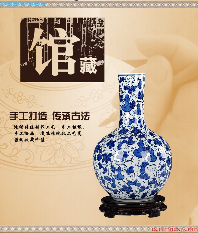 Classical Chinese blue and white porcelain of jingdezhen ceramics hand-painted handicrafts gourd vases, office decorations restoring ancient ways