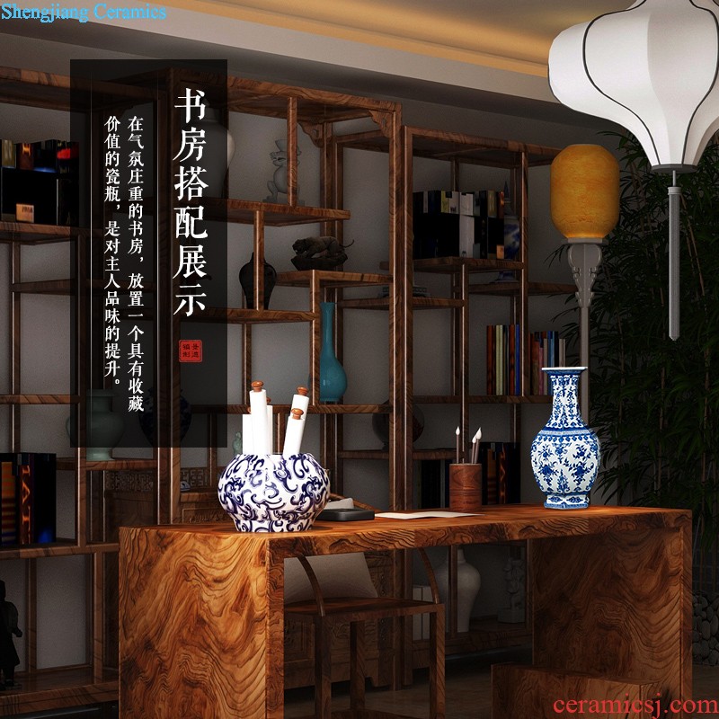 Antique vase of blue and white porcelain of jingdezhen ceramics wine new Chinese style household act the role ofing is tasted the sitting room porch place process