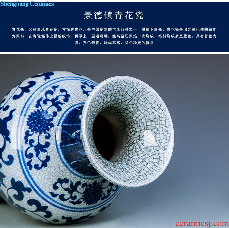 Jingdezhen ceramics furnishing articles hang dish handicraft the Great Wall wine blue-and-white decoration home decoration plate