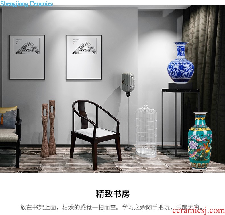 Jingdezhen ceramics furnishing articles home decorations hanging dish handicraft sitting room ark figure decoration plate of black with a silver spoon in her mouth