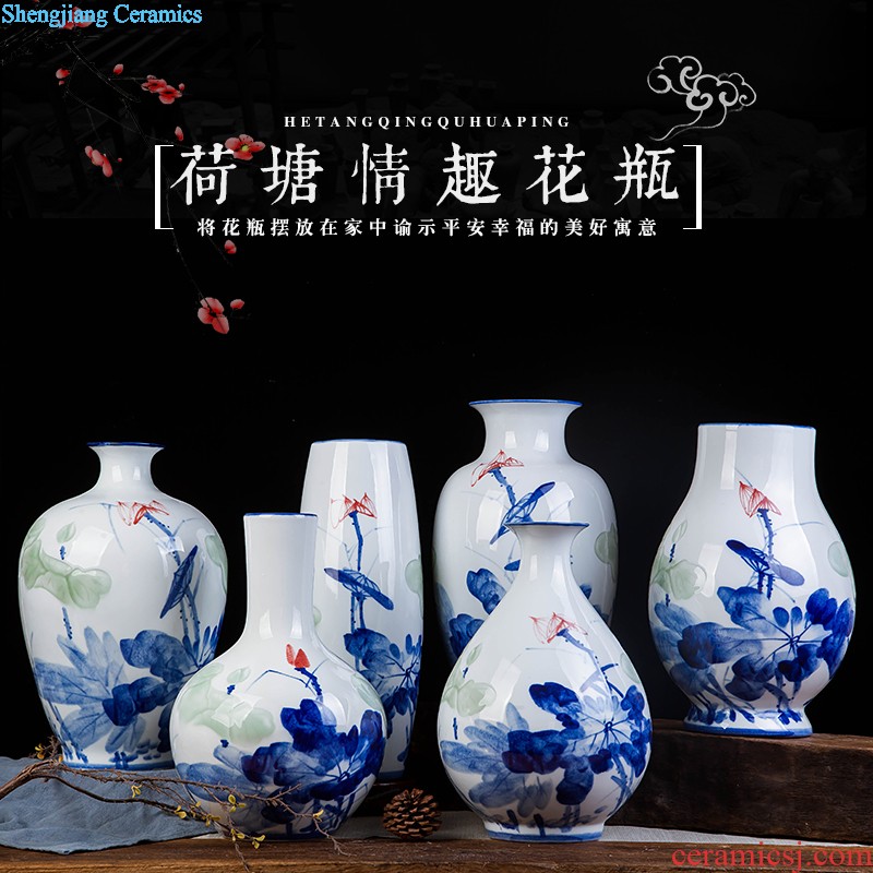 Jingdezhen ceramics Hand painted blue and white porcelain vase handicraft carving sitting room ark furnishing articles home decoration