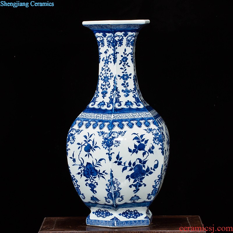 Antique vase of blue and white porcelain of jingdezhen ceramics wine new Chinese style household act the role ofing is tasted the sitting room porch place process