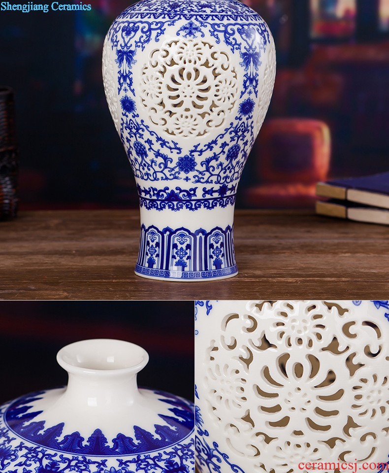 Blue and white ceramics jingdezhen large hand-painted vases, flower arrangement sitting room porch decoration of Chinese style household furnishing articles