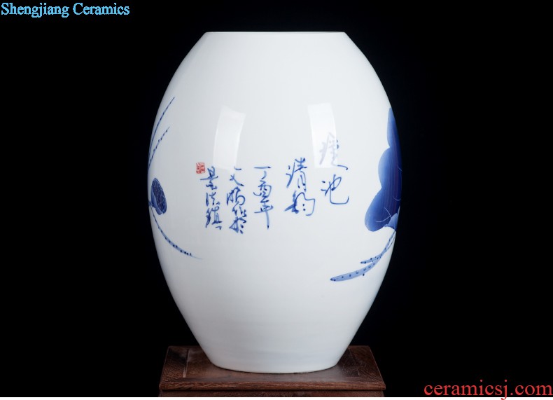 Jingdezhen ceramic vase furnishing articles flower arrangement is little sitting room Chinese red porcelain vase decoration decoration household act the role ofing is tasted